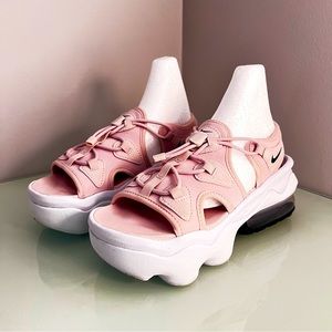 Nike Women’s Air Max KOKO Sandals (pink/white) SIZE 6